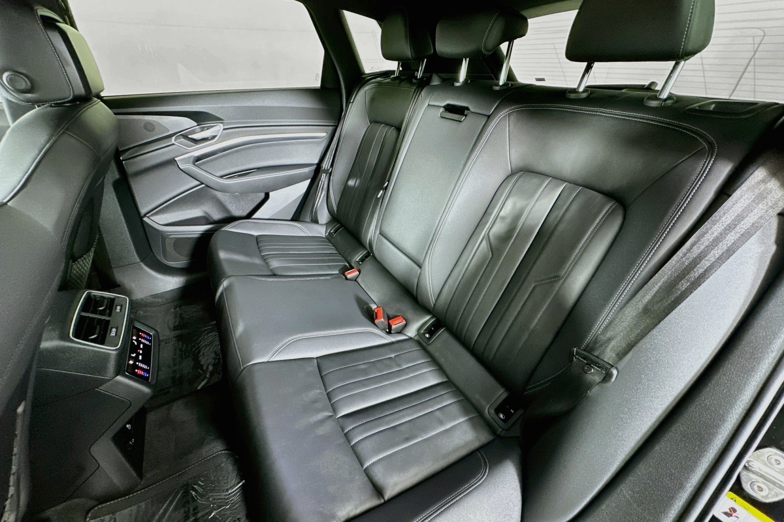 Used 2022 Brilliant Black Audi Premium image 9
