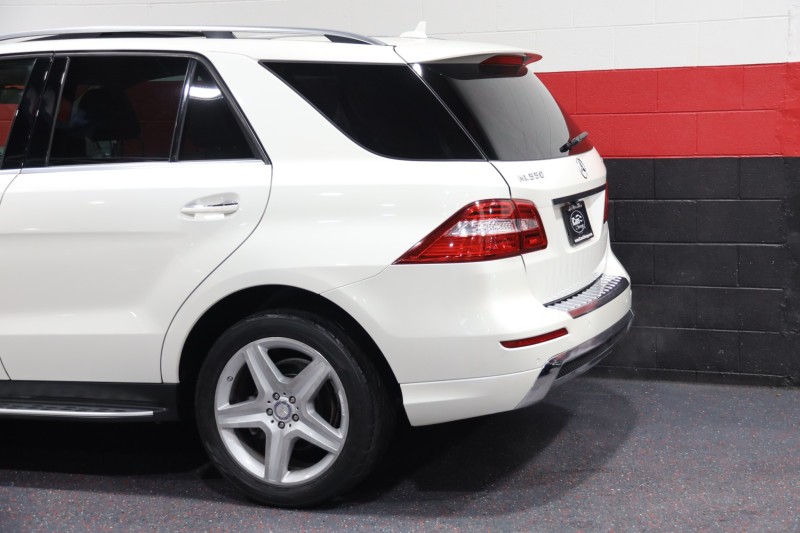 2014 Mercedes-Benz ML550 AMG Sport 4-Matic 4dr Suv in , 