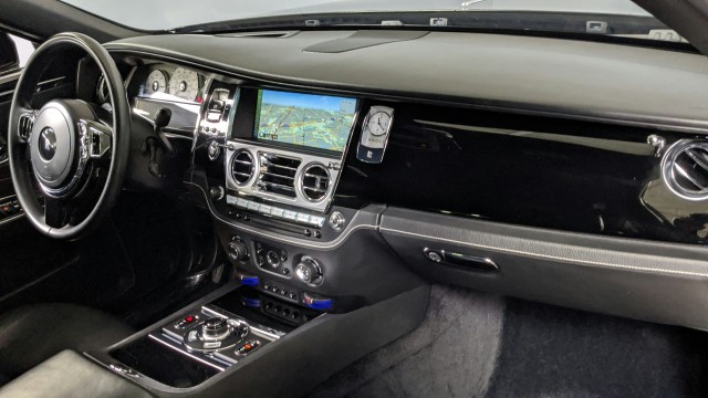 2012 Rolls-Royce Ghost  23