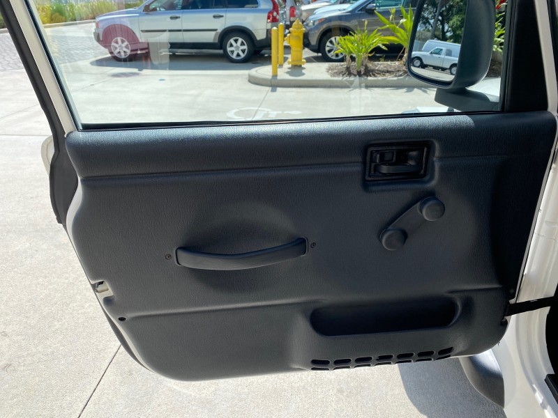 2005 Jeep Wrangler SE 4WD LOW MILES 29,371 1 OWNER in ,