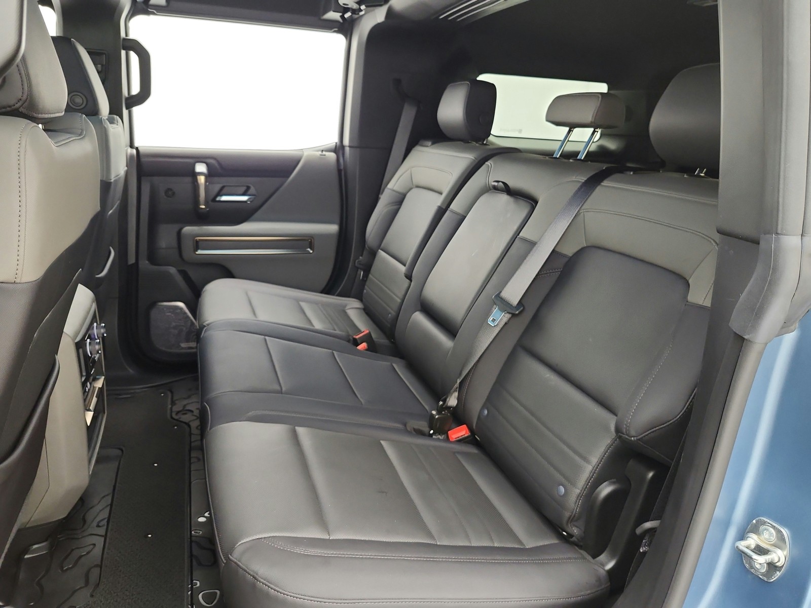 Used 2024 Neptune Blue Matte GMC e4WD 4dr 3X image 16