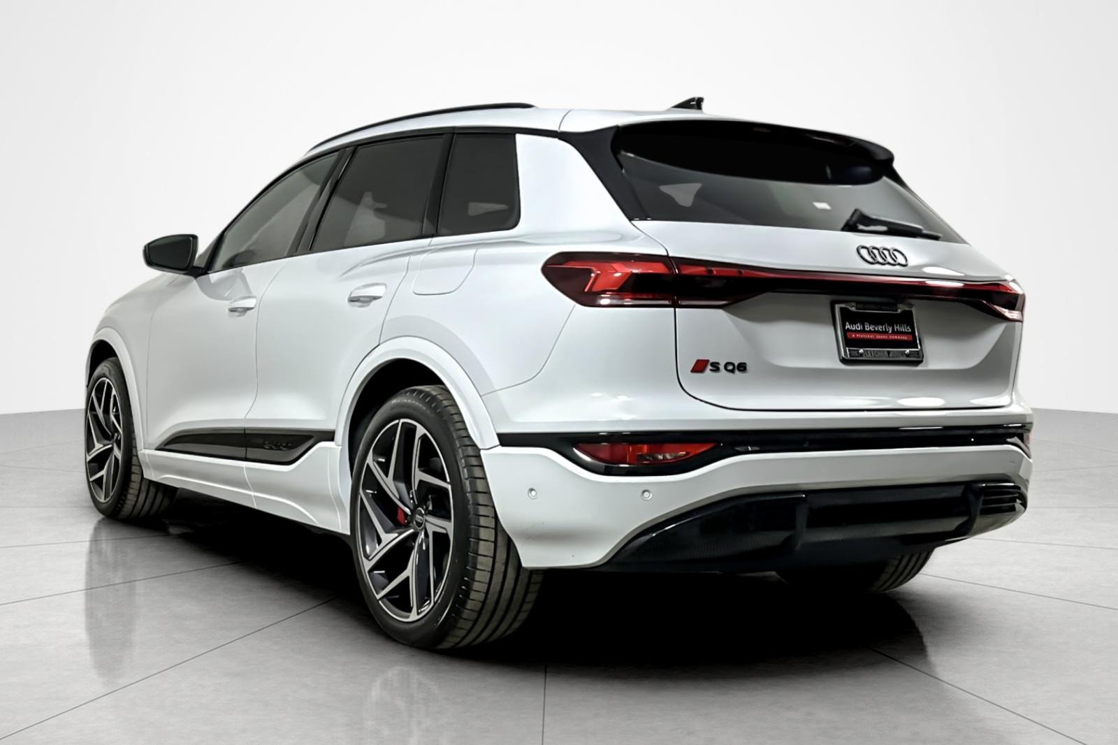 New 2025 Glacier White Metallic Audi Premium Plus quattro image 4