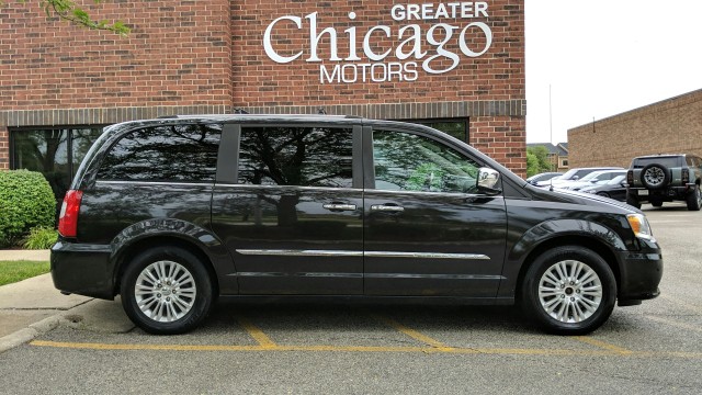 2014 Chrysler Town & Country Limited 10