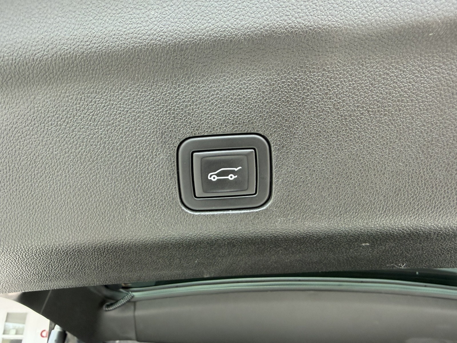 2023 Chevrolet Suburban - $41,977