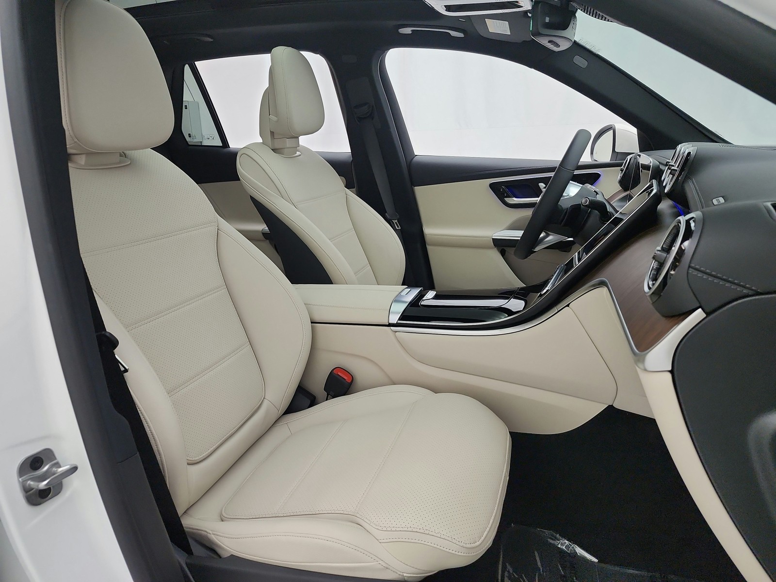 New 2027 Polar White Mercedes-Benz GLC 300 SUV image 14