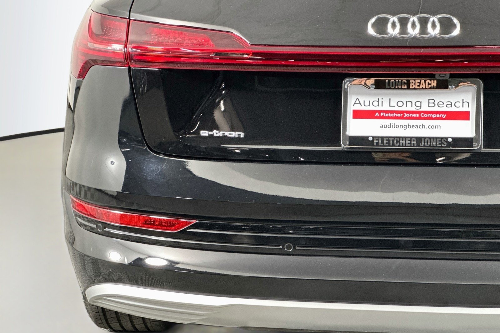 Used 2022 Brilliant Black Audi Premium image 17