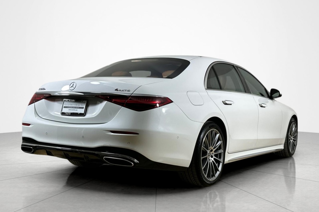 Used 2024 MANUFAKTUR Moonlight White Metallic Mercedes-Benz S 580e image 5