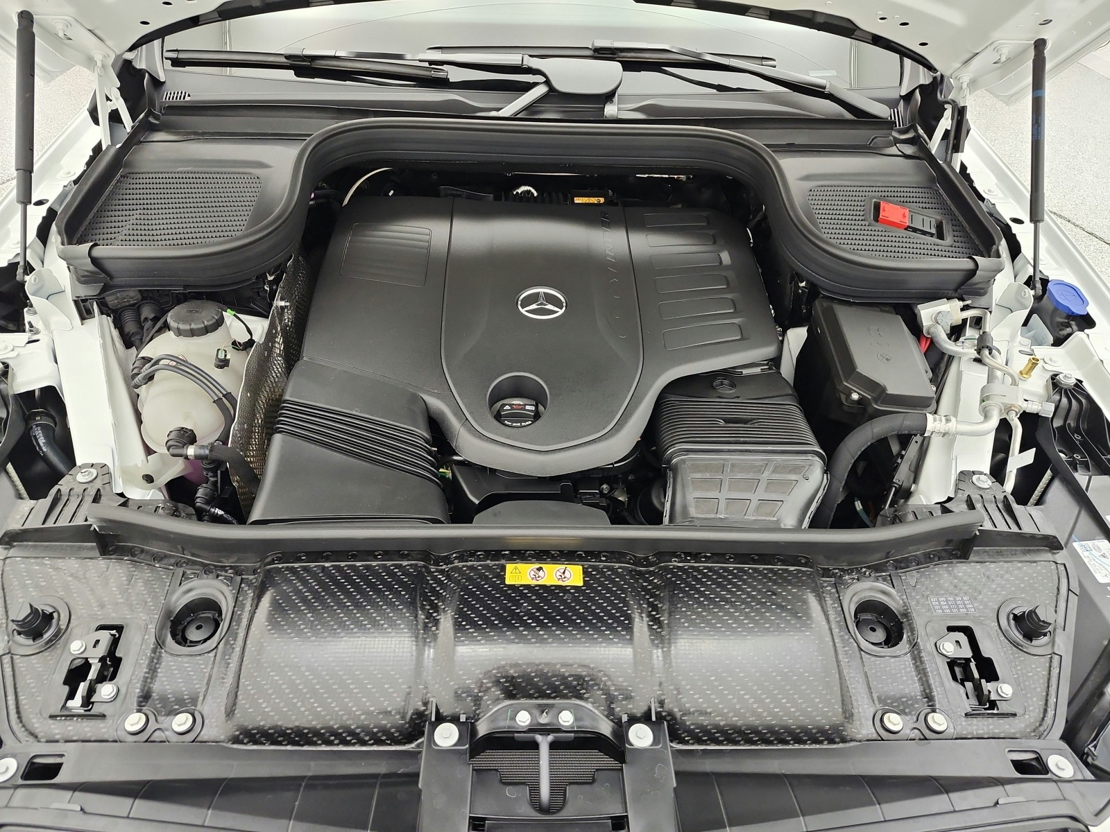 New 2026 Polar White Mercedes-Benz GLE 450 4MATIC® Coupe image 12