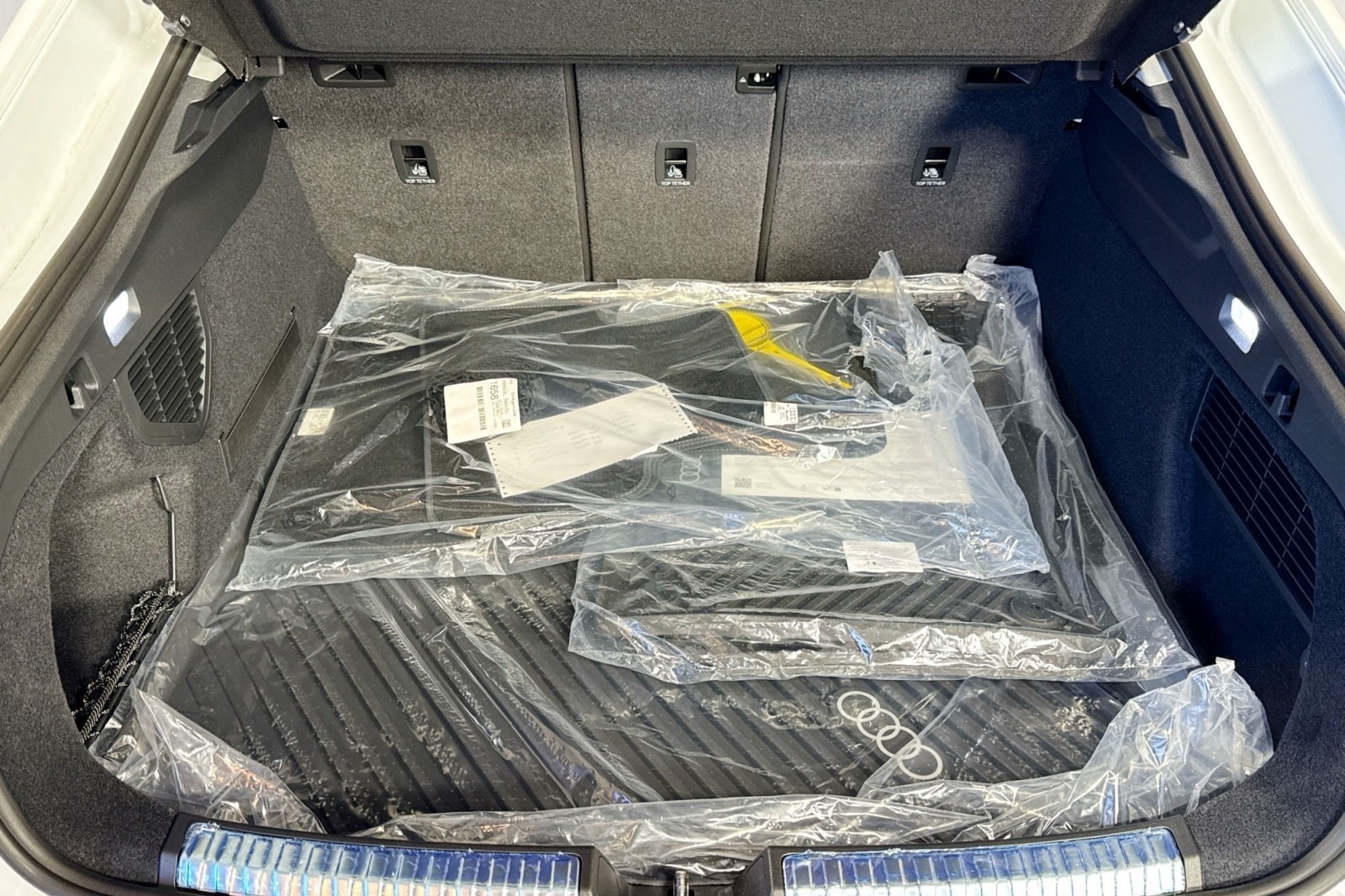 New 2025 Glacier White Metallic Audi Premium 2.0 TFSI quattro image 22