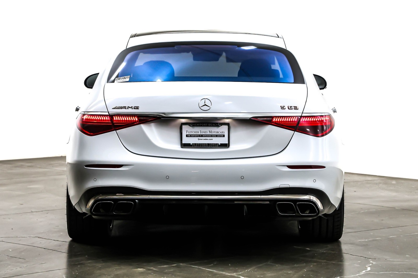 New 2026 MANUFAKTUR Moonlight White Metallic Mercedes-Benz AMG® S 63 E image 3
