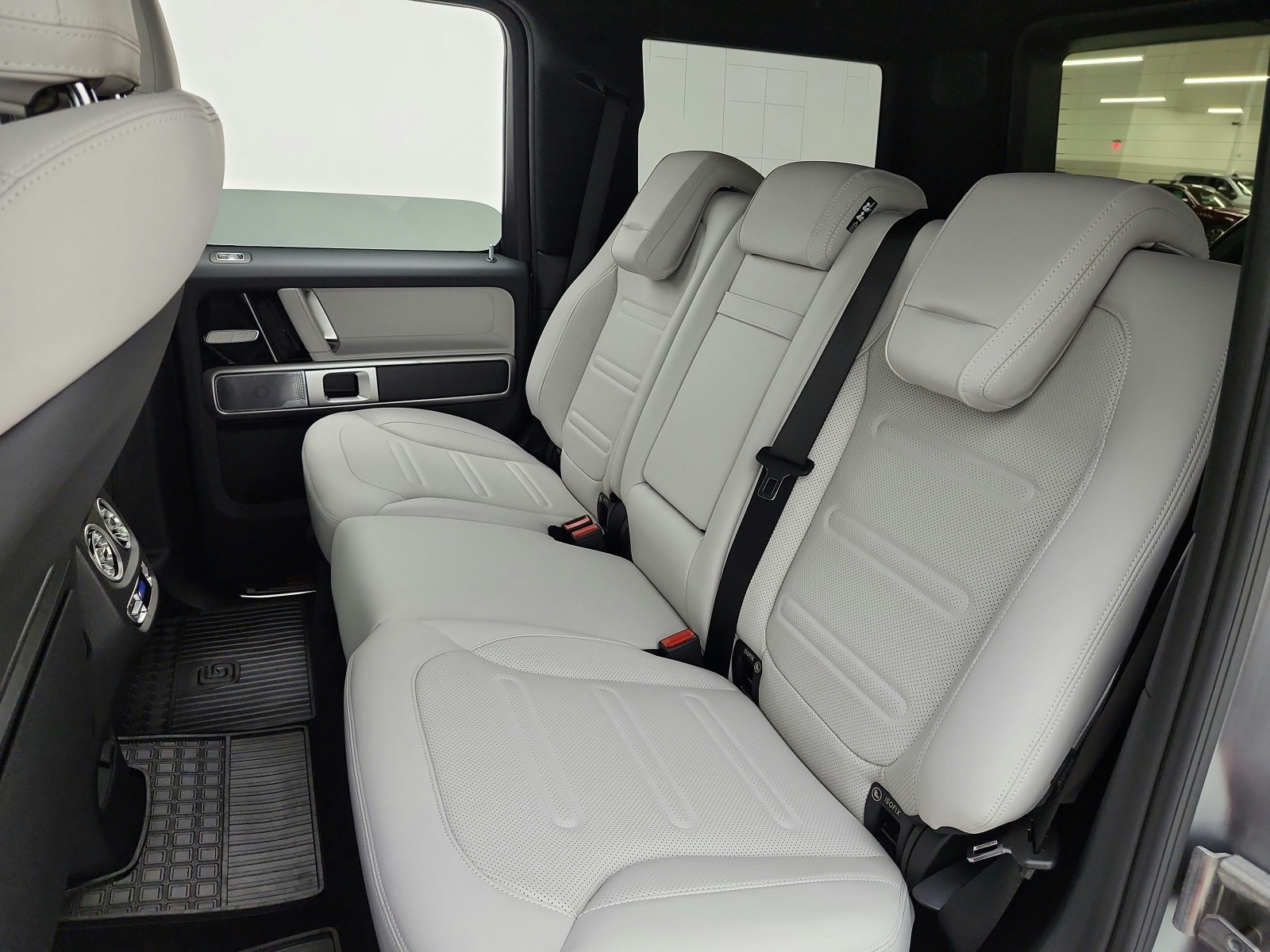 New 2027 MANUFAKTUR Platinum magno Mercedes-Benz G 580e SUV image 11