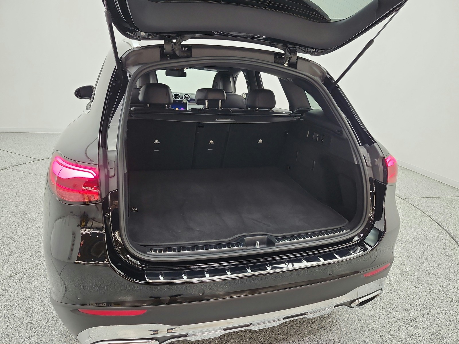 Certified Used 2026 Black Mercedes-Benz GLC 300 SUV image 20
