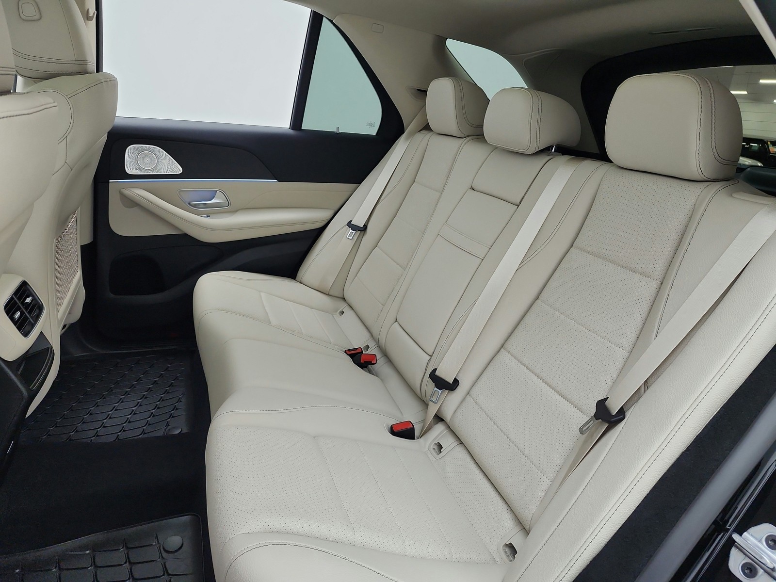 New 2026 Obsidian Black Metallic Mercedes-Benz GLE 450 4MATIC® SUV image 11