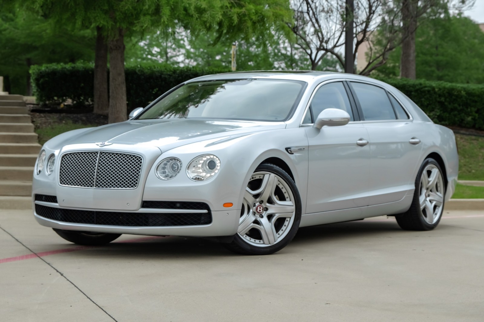 2015 Bentley Flying Spur V8 Mulliner RearEntertainment 21Alloys PicnicTables DeepPileMats 62