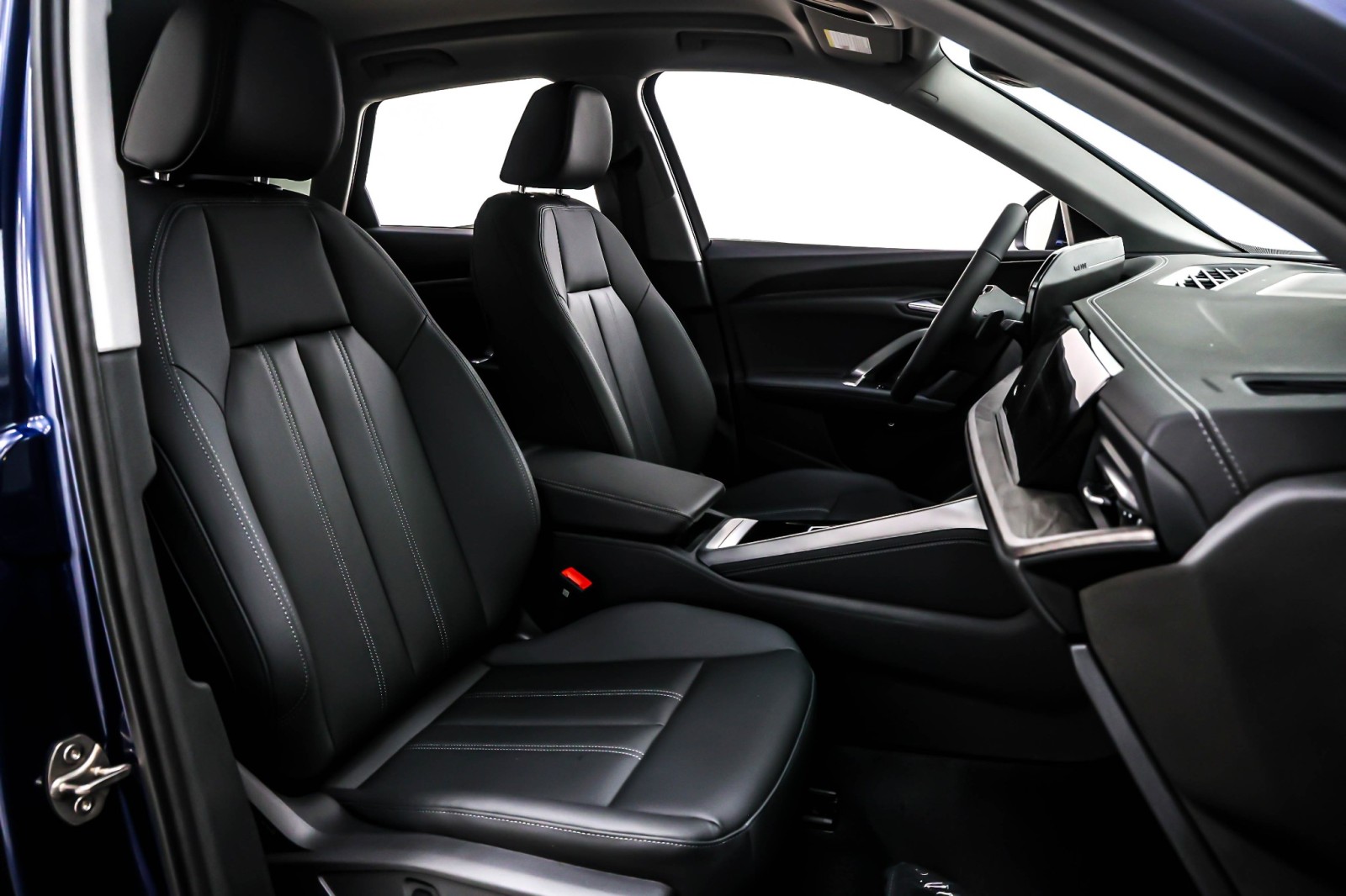 New 2025 Navarra Blue Metallic Audi Premium 2.0 TFSI quattro image 7