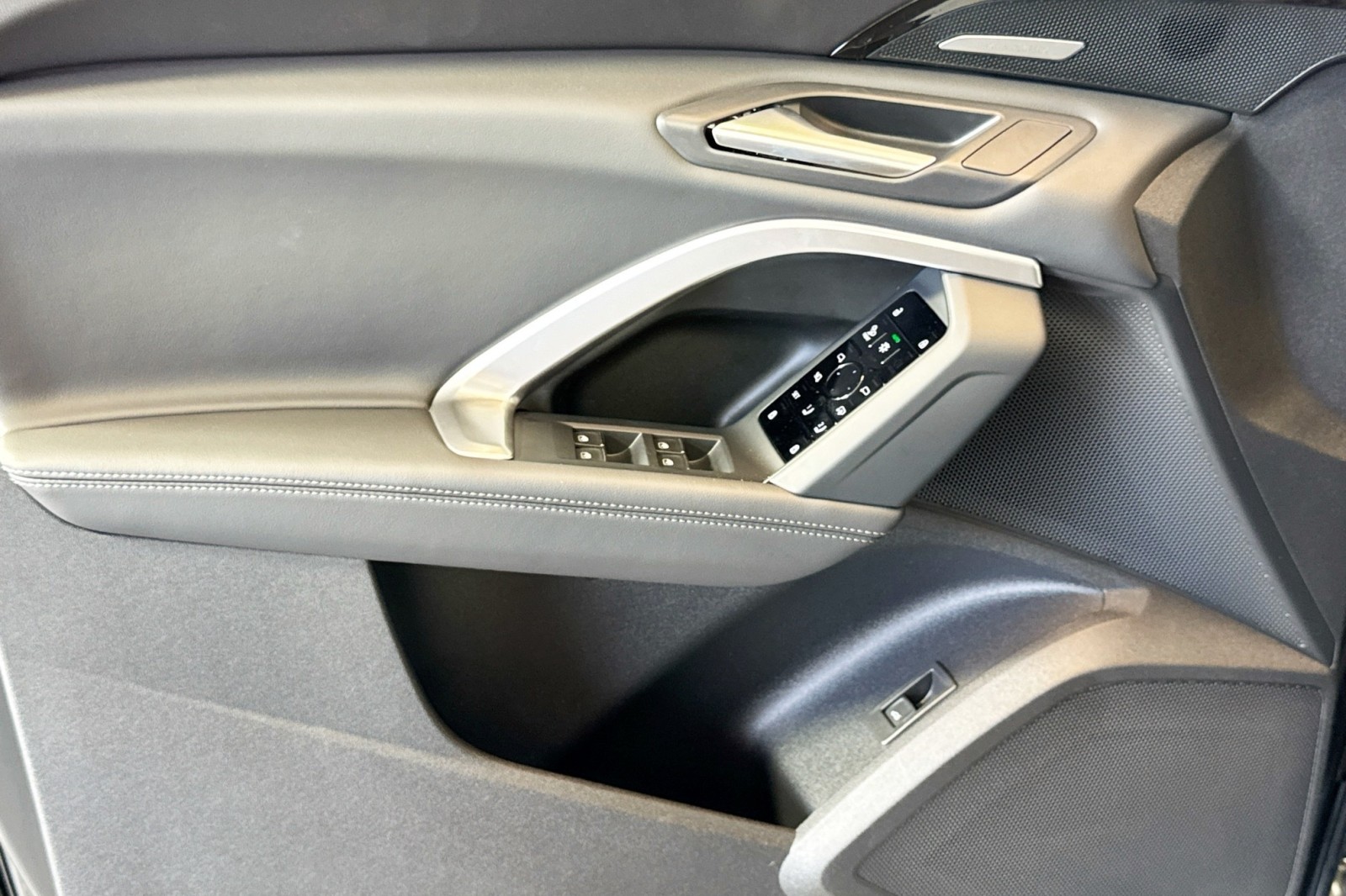 New 2025 Tambora Gray Metallic Audi Premium Plus 2.0 TFSI quattro image 15