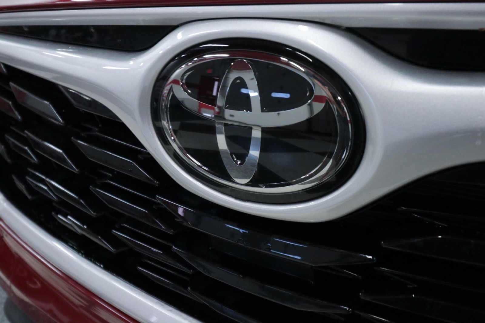 Used Car 2023 Toyota Highlander  Le For Sale Under $35,000 In Austin, Texas