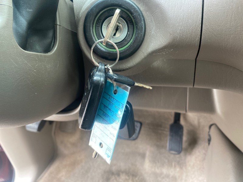 2006 Toyota Tundra SR5 4 DR CREW LOW MILES 93,838 in ,