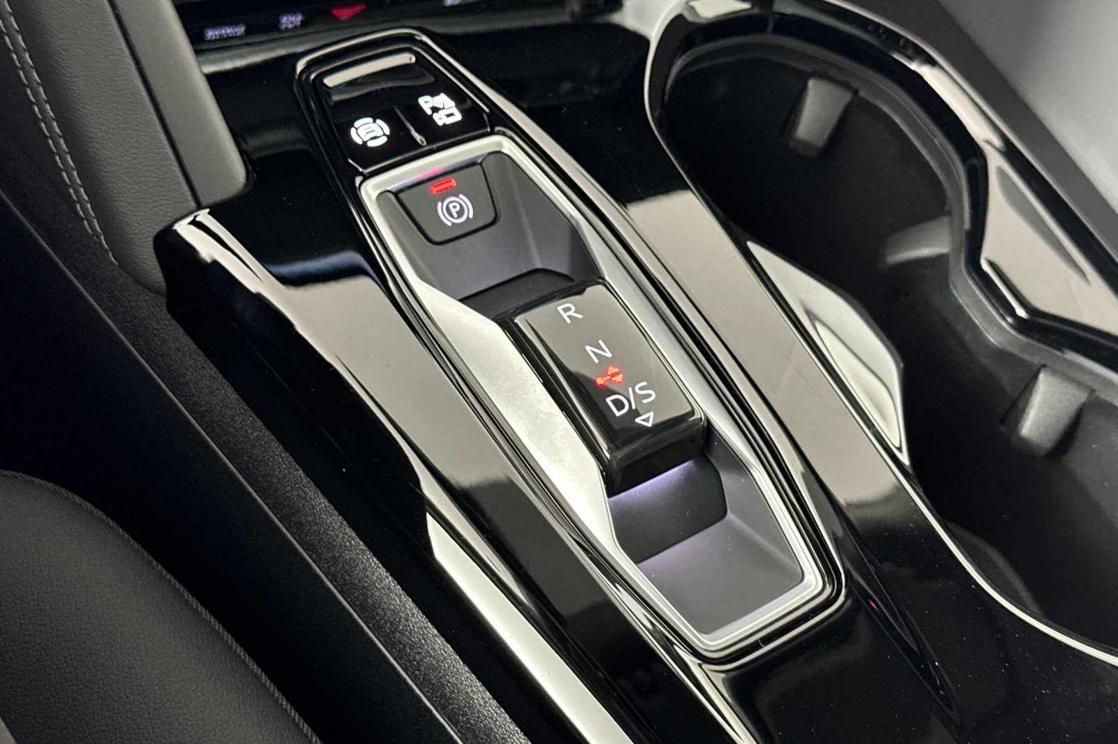 New 2025 Glacier White Metallic Audi Premium Plus 2.0 TFSI quattro image 20