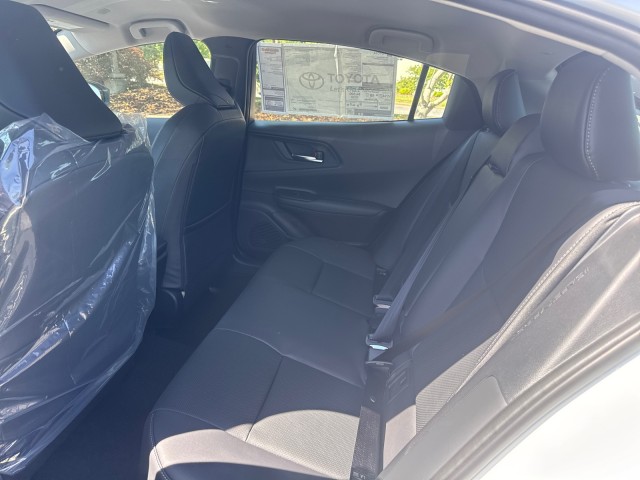 ToyotaPrius Plug-In Hybrid15