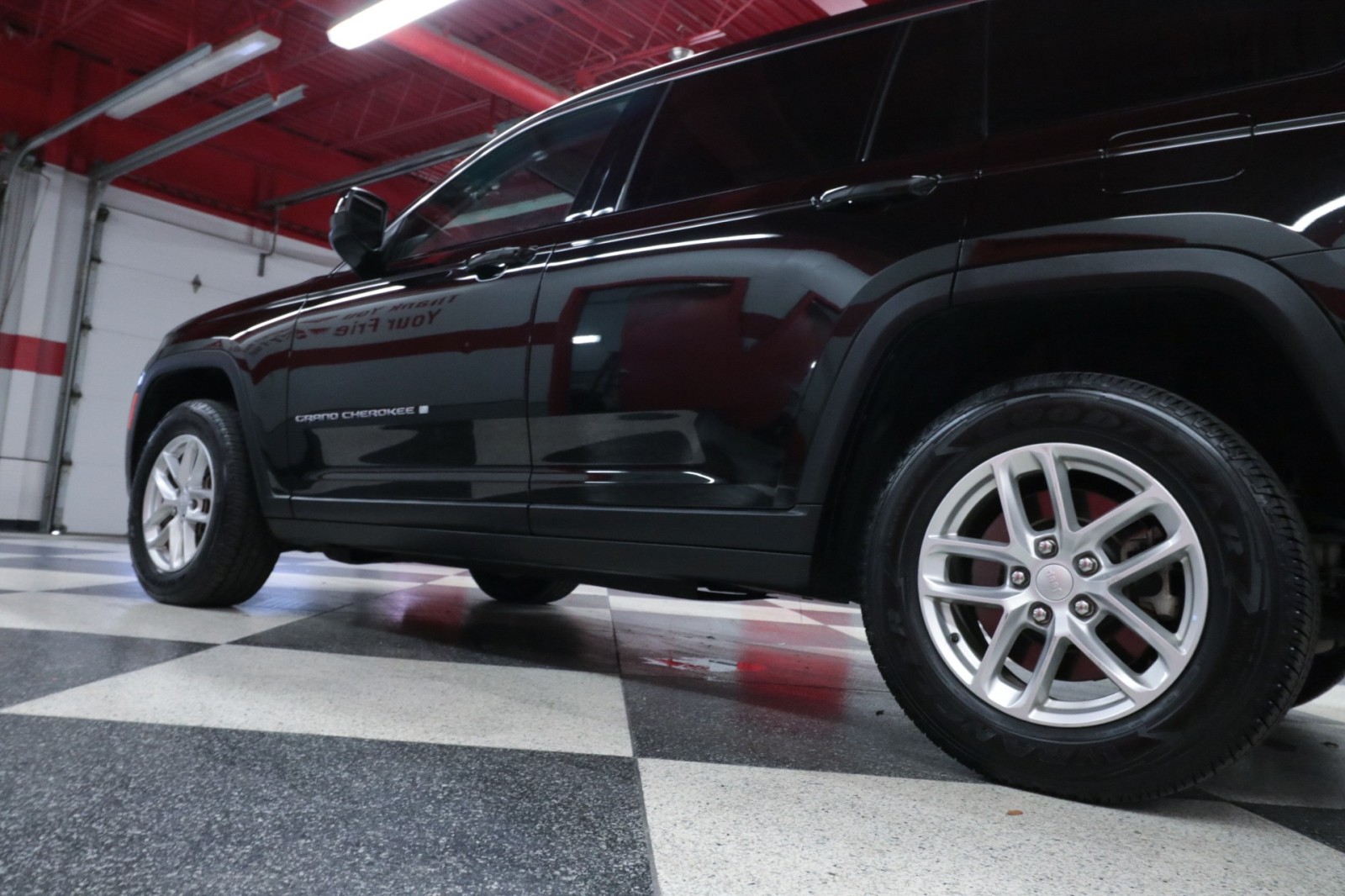 Used Car 2023 Jeep Grand Cherokee L  Laredo For Sale Under $30,000 In Austin, Texas