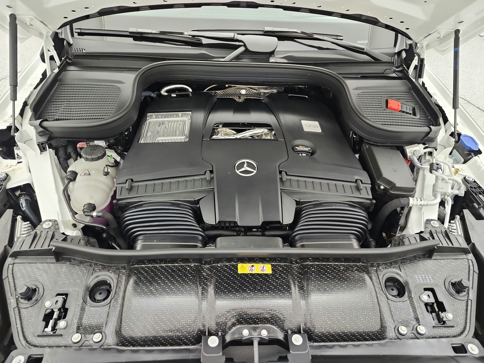 New 2026 Polar White Mercedes-Benz GLS 580 4MATIC® SUV image 12