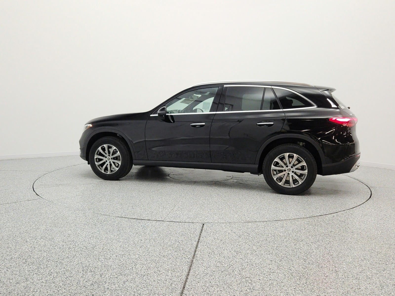 New 2026 Black Mercedes-Benz GLC 300 SUV image 8