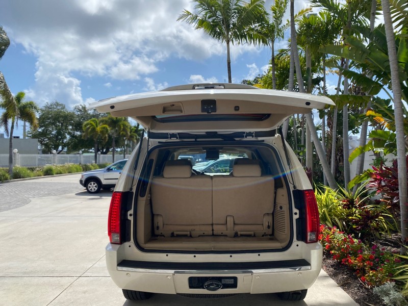 2010 Cadillac Escalade SUNROOF NAV Premium LOW MILES 66,933 in ,