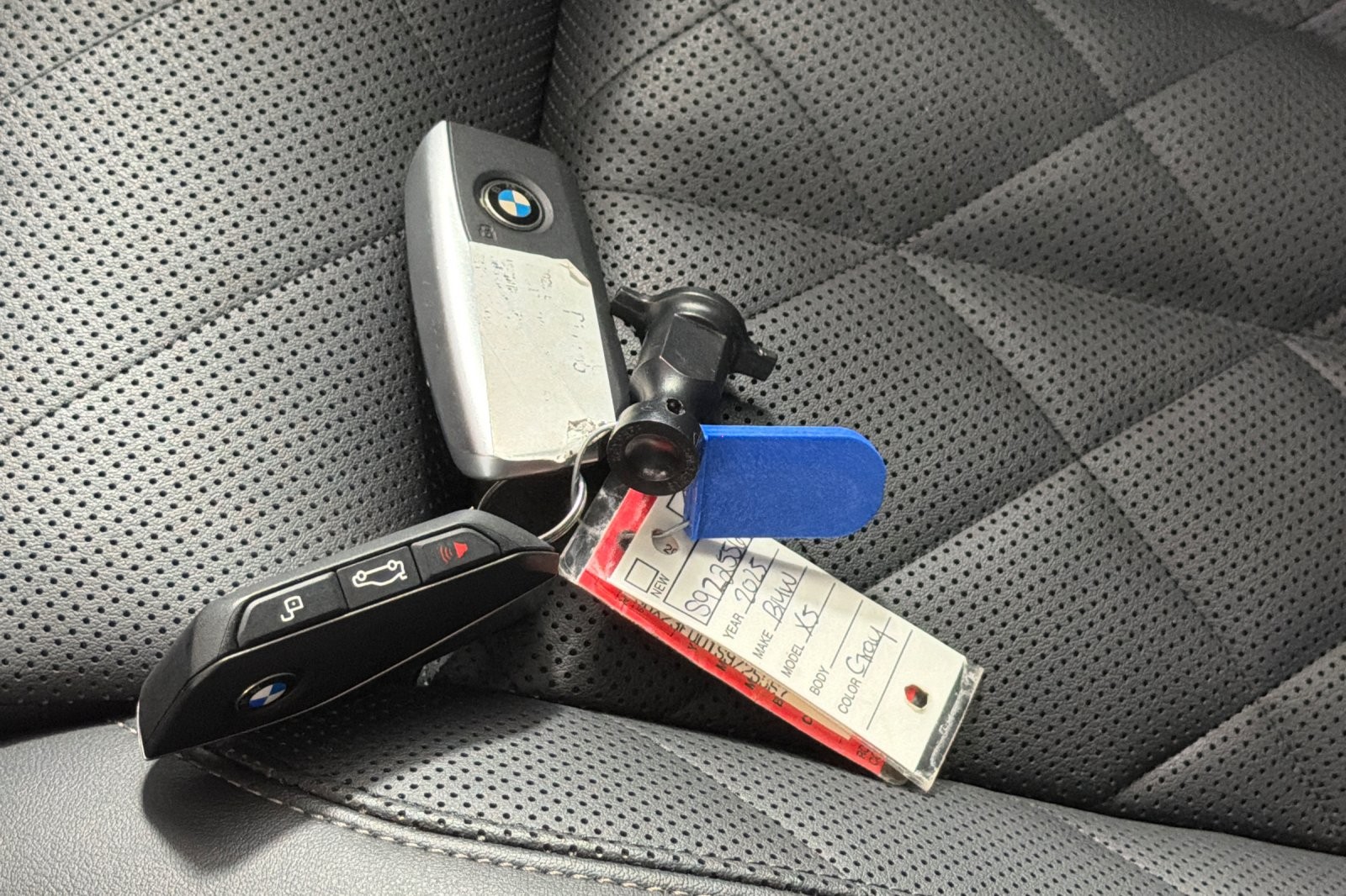 Used 2025 SKYSCRAPER GREY BMW xDrive40i Sports Activity Vehicle image 25