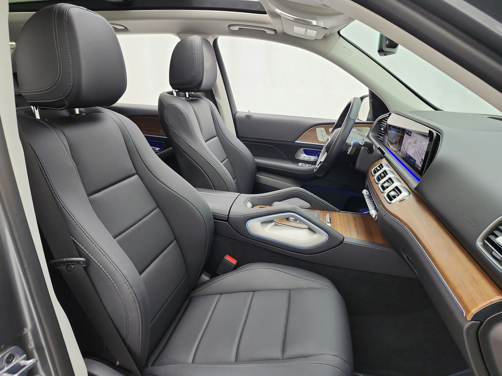 Certified Used 2025 Selenite Grey Metallic Mercedes-Benz GLE 350 4MATIC® SUV image 35