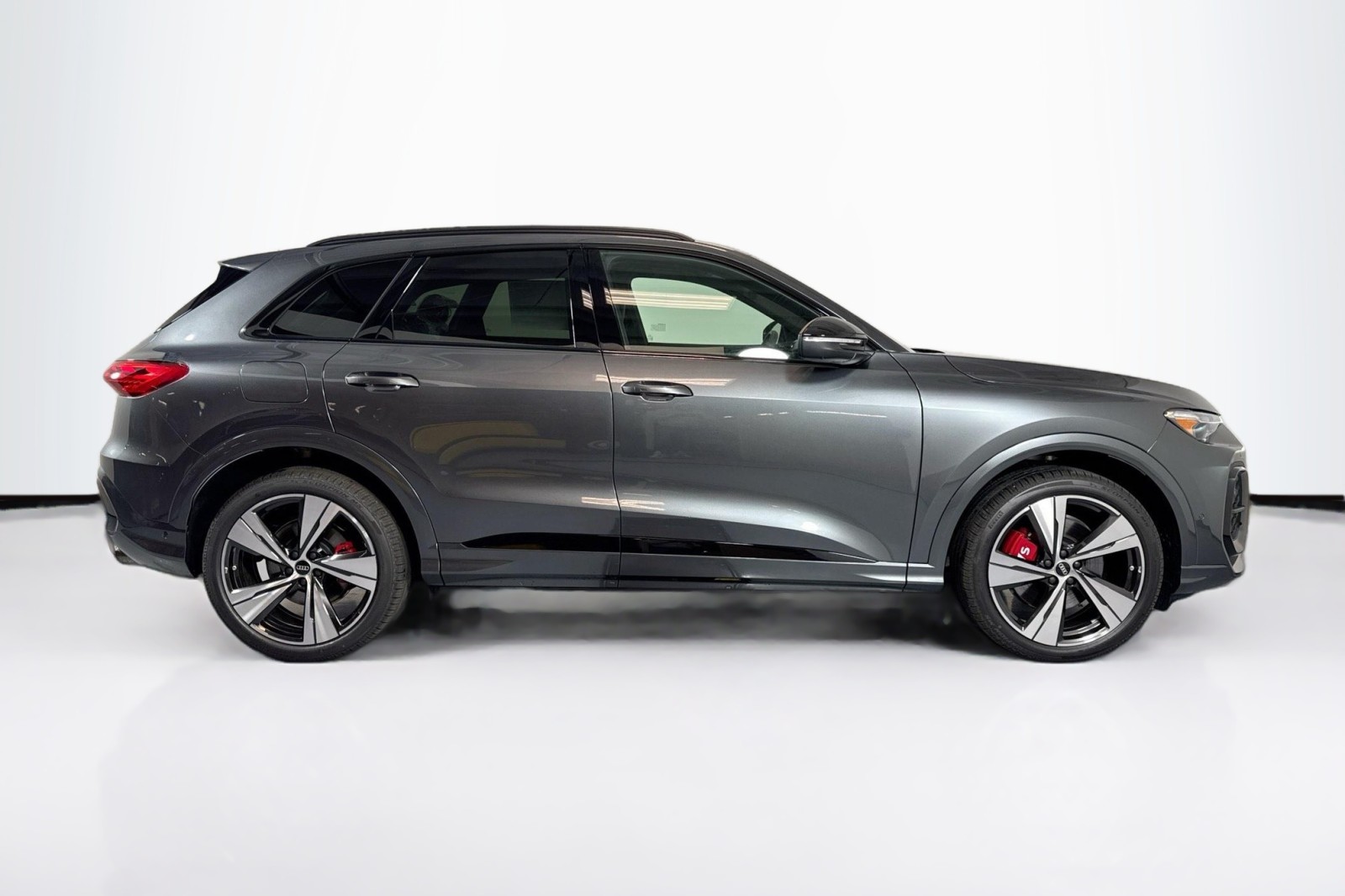 New 2025 Daytona Gray Pearl Effect Audi Premium Plus 3.0 TFSI quattro image 4