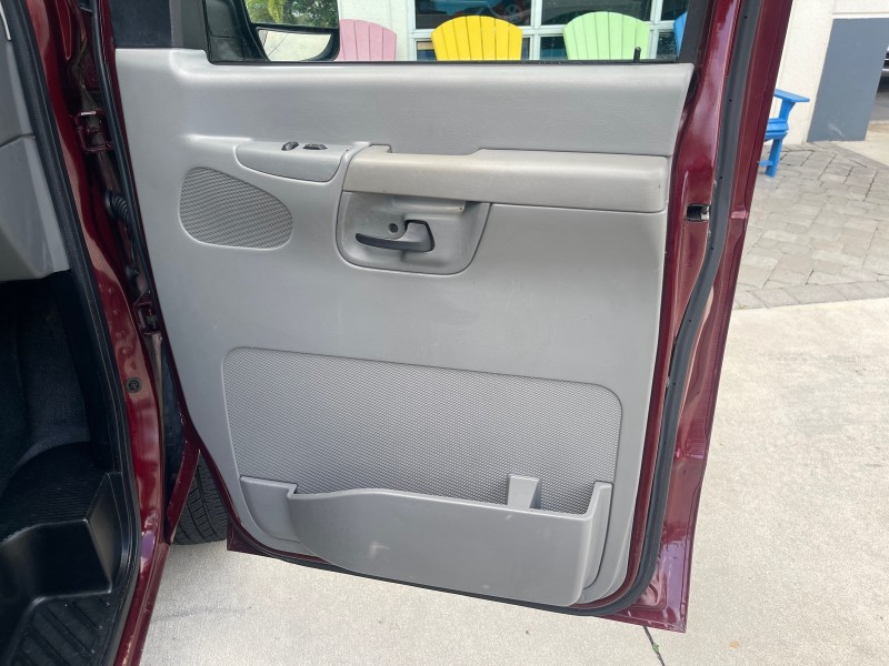 2006 Ford Econoline Wagon XLT 8 PASS LOW MILES 56328 in ,