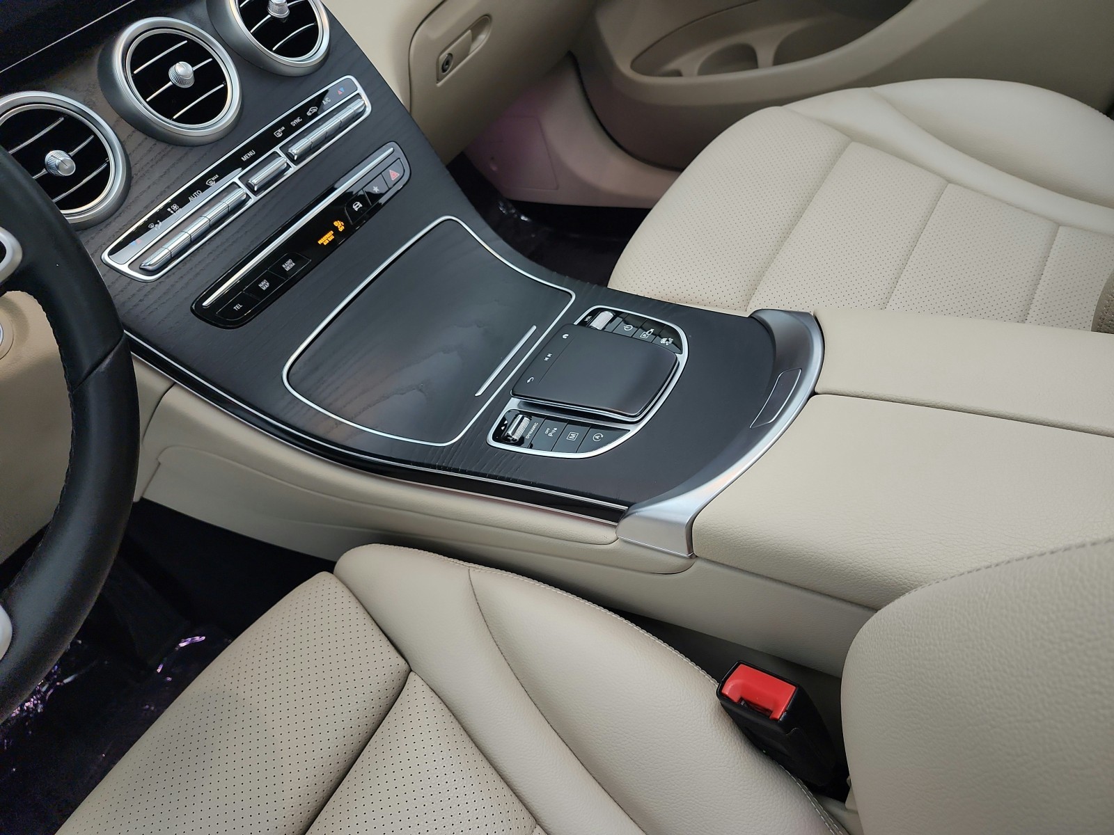 Used 2022 Polar White Mercedes-Benz GLC 300 SUV image 13