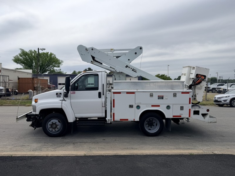 2008 Chevrolet C4500 39' DURALIFT Bucket Truck in ,