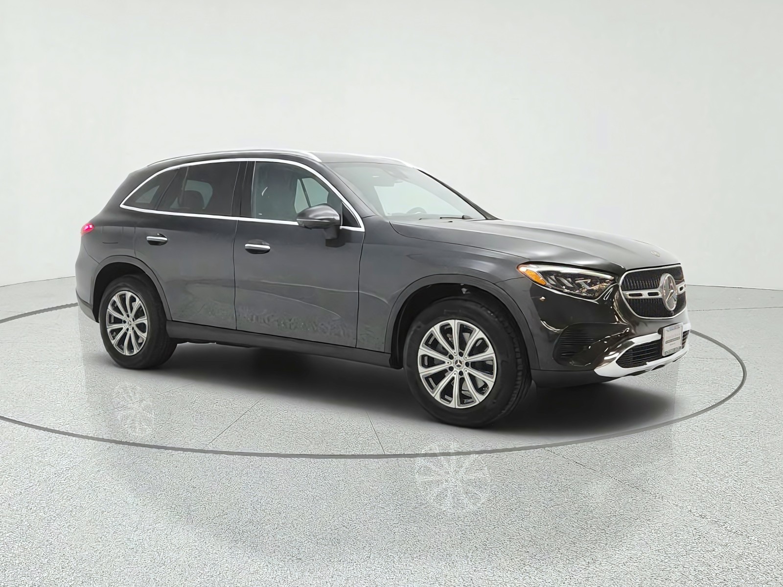 Certified Used 2026 Graphite Grey Metallic Mercedes-Benz GLC 300 SUV image 3