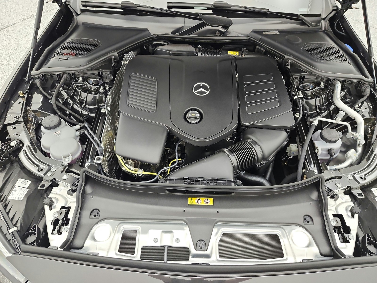 New 2027 Graphite Grey Metallic Mercedes-Benz E 350 RWD Sedan image 12