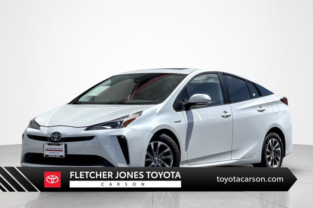 White (Wind Chill Pearl) 2021 Toyota Prius XLE FWD Hatchback Front-Wheel Drive Automatic