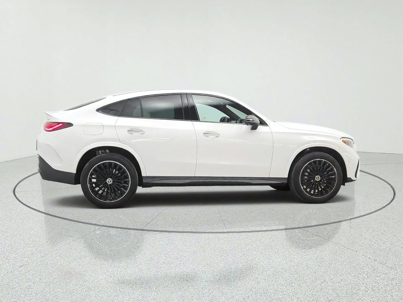 New 2027 Polar White Mercedes-Benz GLC 300 4MATIC® Coupe image 4