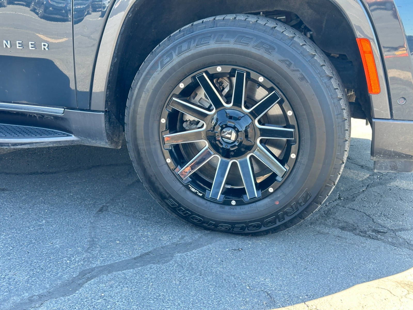 2022 Jeep Wagoneer Series I 4