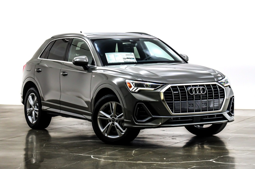 New 2024 Audi Q3 S line Premium Plus 45 TFSI quattro SUV in R1035809