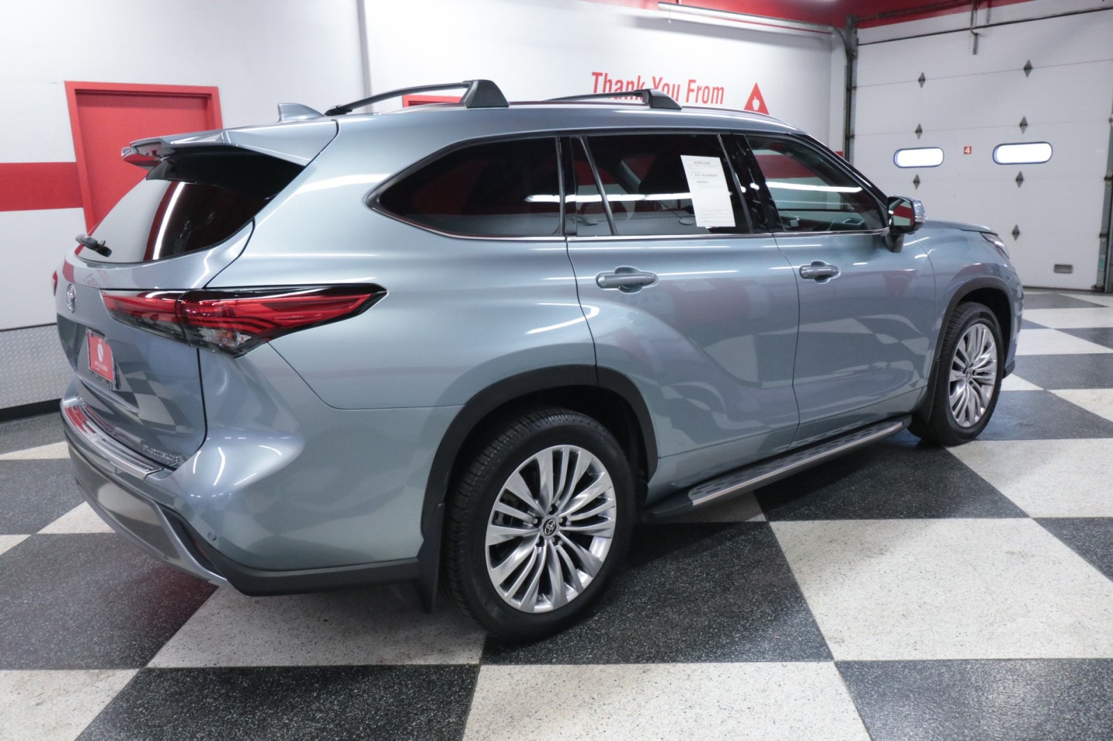 Used Car 2023 Toyota Highlander  Platinum For Sale Under $40,000 In Austin, Texas