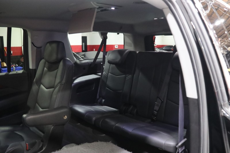 2016 Cadillac Escalade ESV Luxury Collection 4WD 4dr Suv in , 