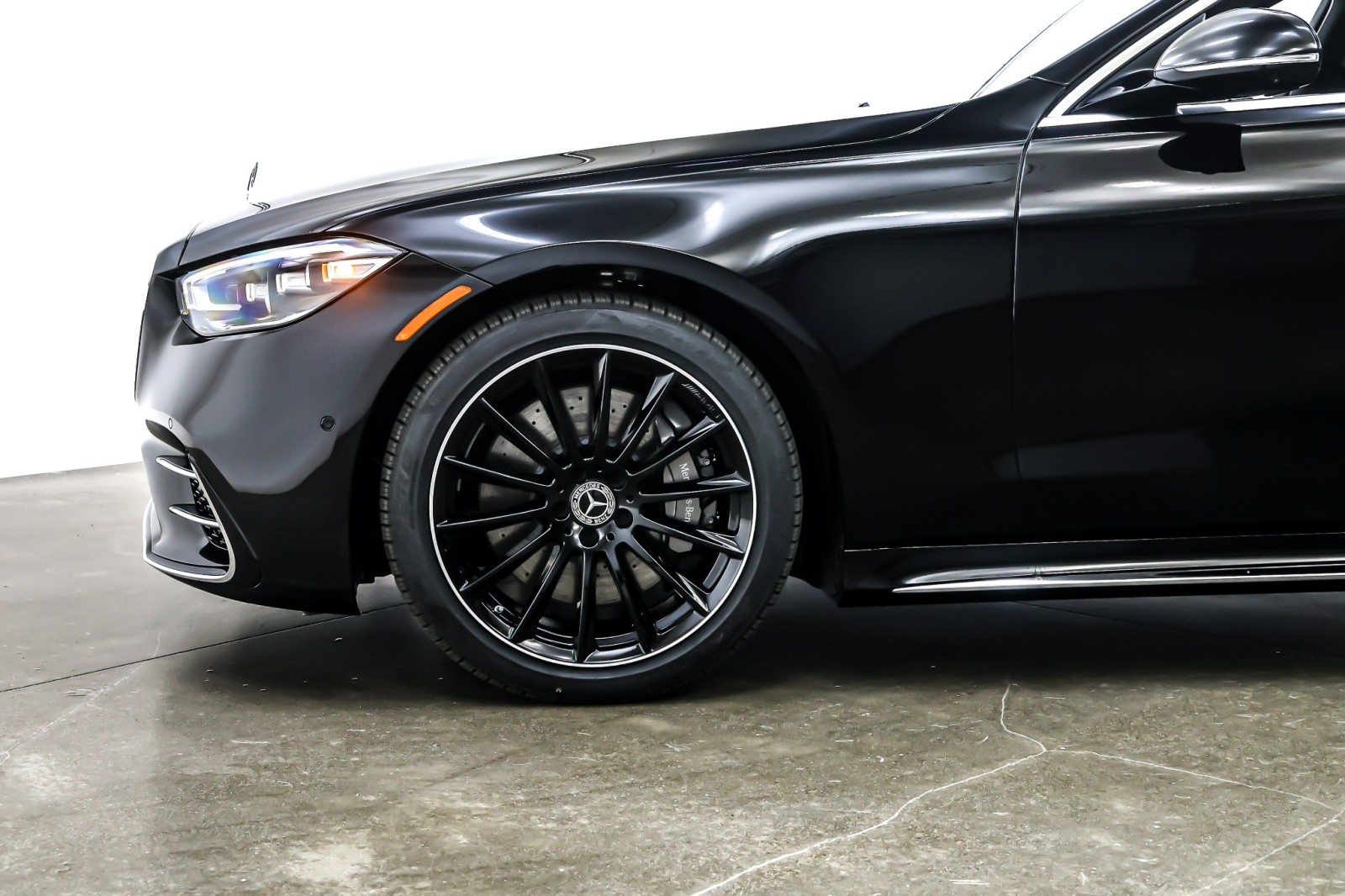 New 2026 Obsidian Black Metallic Mercedes-Benz S 580 image 10