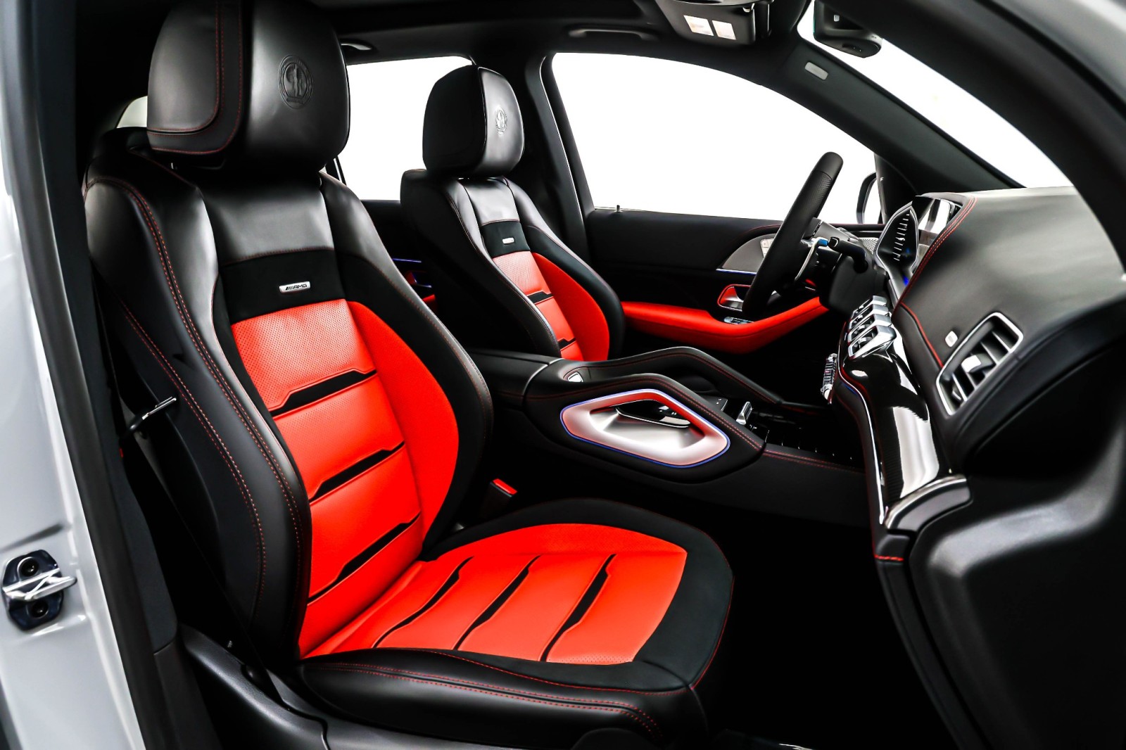 New 2026 MANUFAKTUR Alpine Grey Mercedes-Benz AMG® GLE 53 image 7