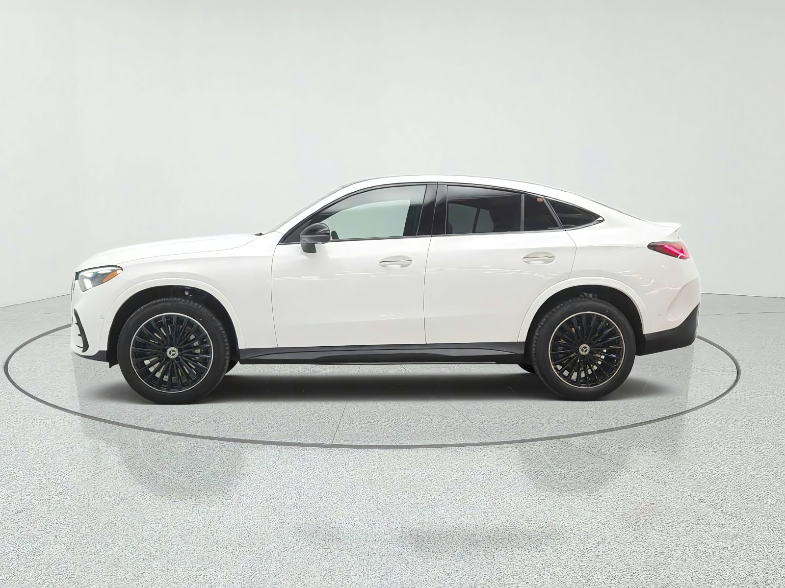 New 2027 Polar White Mercedes-Benz GLC 300 4MATIC® Coupe image 8