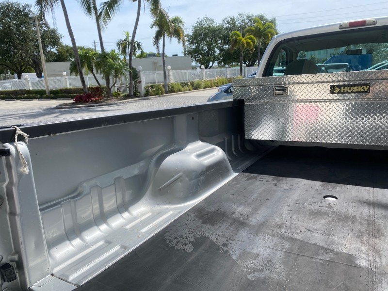 2001 Ford Super Duty F-350 DRW XL 1 OWNER LOW MILES 14,269 in , 