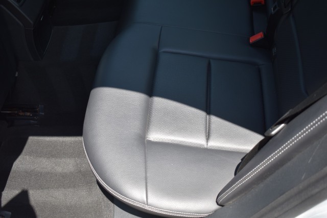 2016 Mercedes-Benz E350 4MATIC AWD Sport Navi Premium 1 Pkg. Heated Front Seats M 33