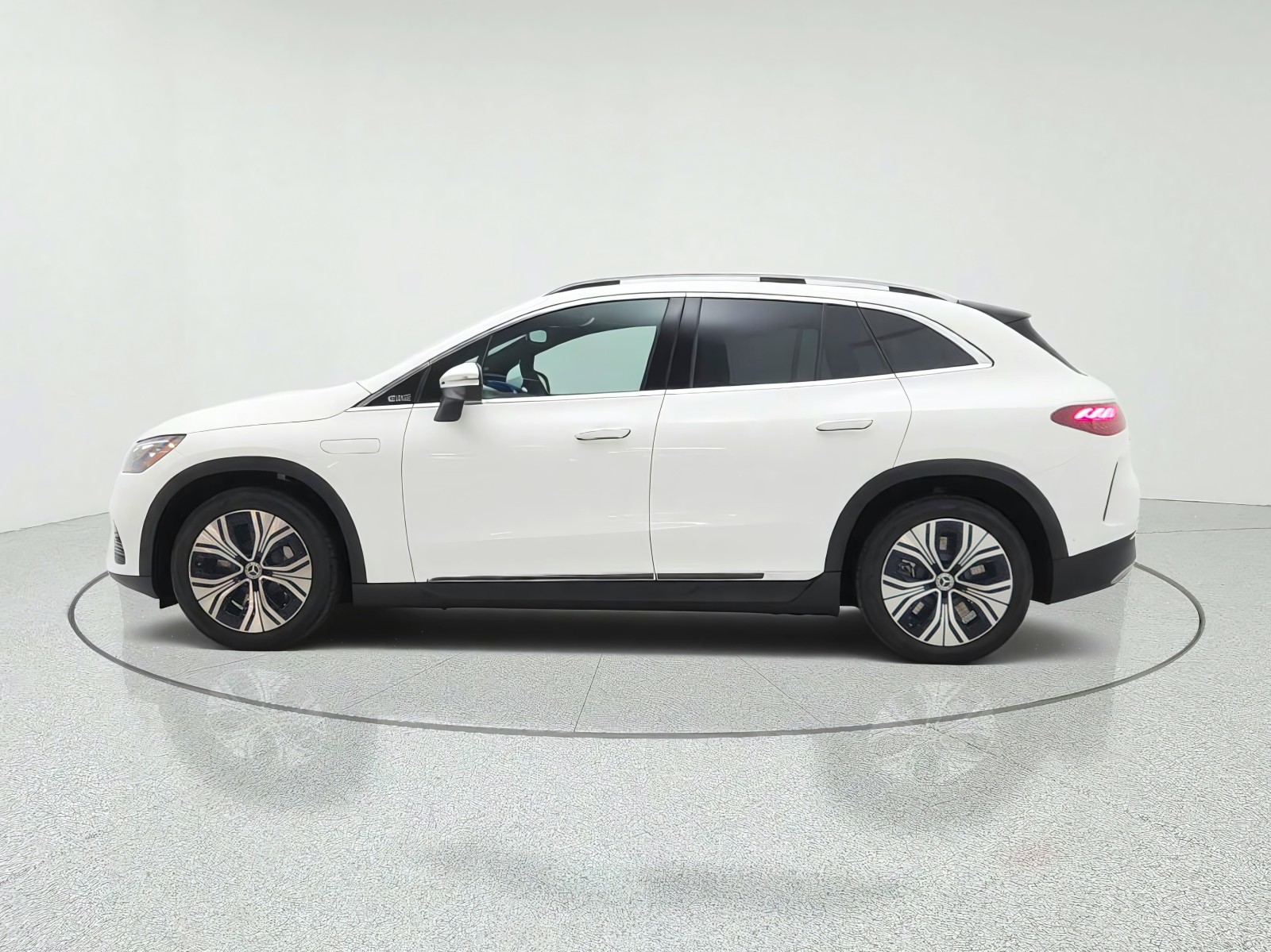 New 2027 Polar White Mercedes-Benz EQE 320+ SUV image 8
