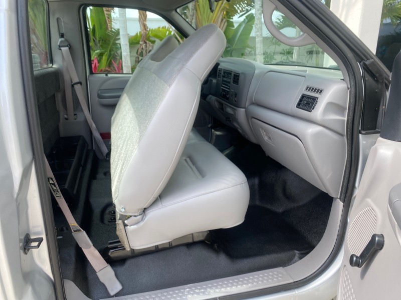 2001 Ford Super Duty F-350 DRW XL 1 OWNER LOW MILES 14,269 in , 