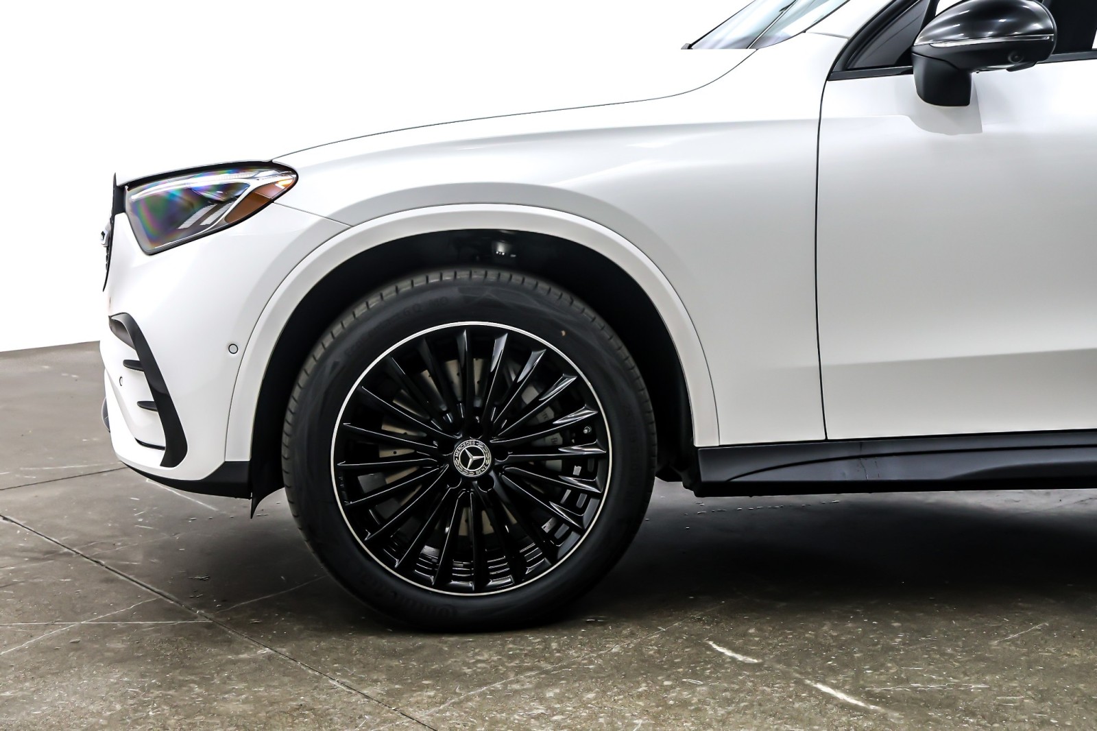 New 2026 Polar White Mercedes-Benz GLC 300 image 10